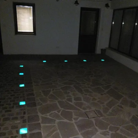 City-top Panorama House & * אסטרגום